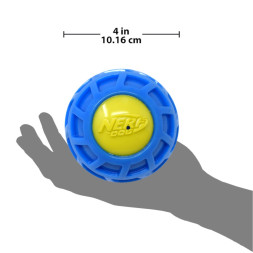 NERF Микро игрушка для собак рифленый мяч из термпопластичной резины, синий зеленый - 10 см